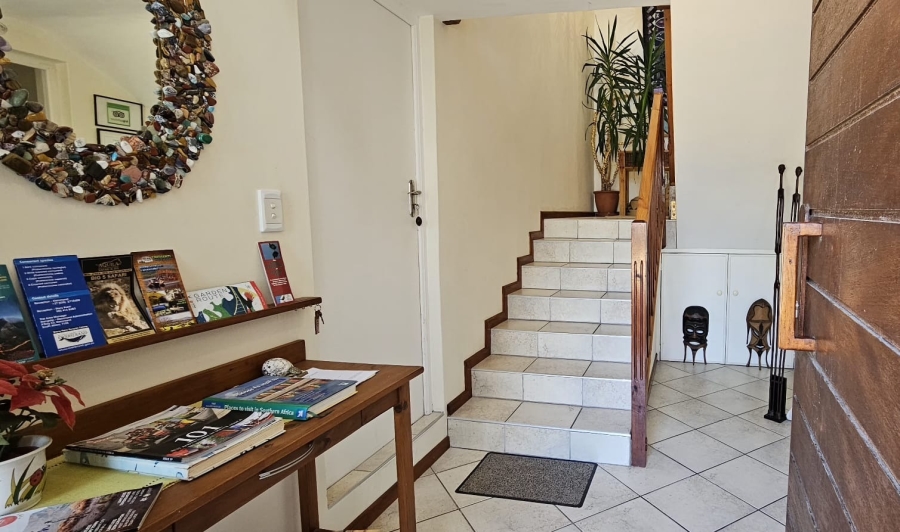 6 Bedroom Property for Sale in De Kelders Western Cape